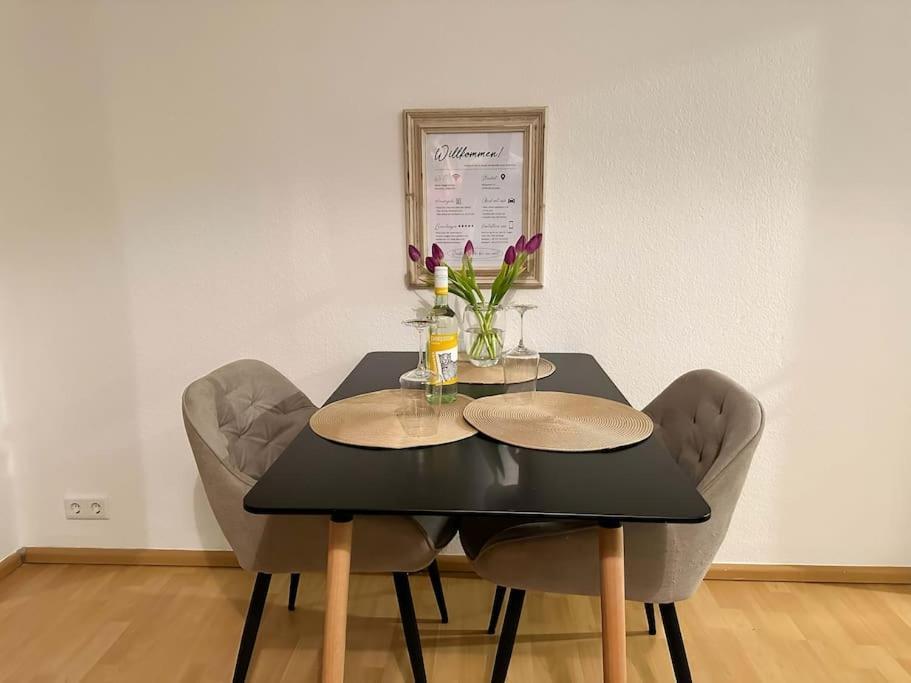Gemuetliche 2-Zimmer Wohnung Im Zentrum Neumünster Exterior foto