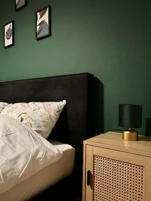 Gemuetliche 2-Zimmer Wohnung Im Zentrum Neumünster Exterior foto